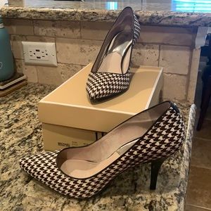 MICHAEL KORS FLEX PUMP 9